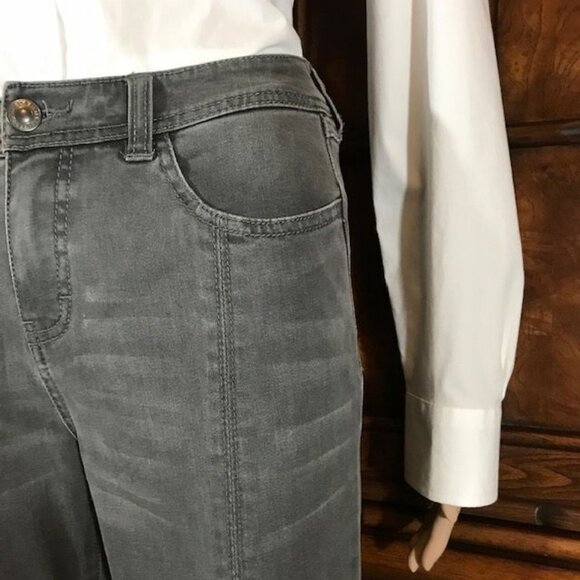 NWOT Lisa Rinna Gray Fringe Step Hem Top Seam Stretch Ankle Jean - Picture 7 of 10